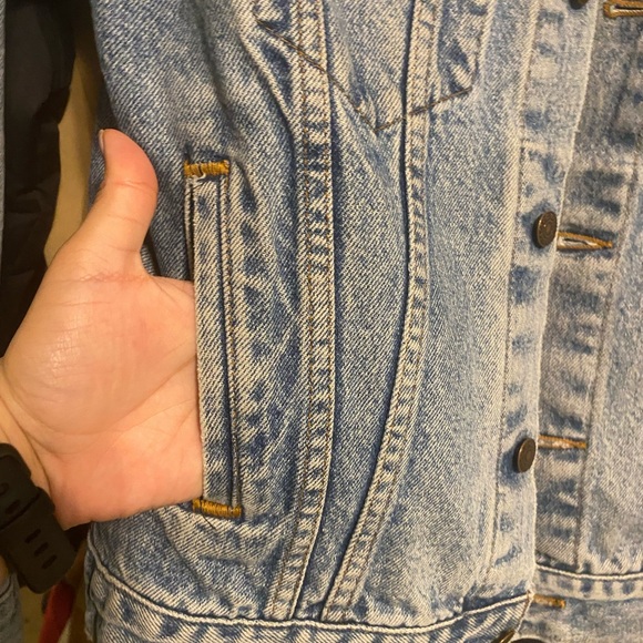 Levi’s Oversized Classic Denim Jacket - Picture 4 of 9